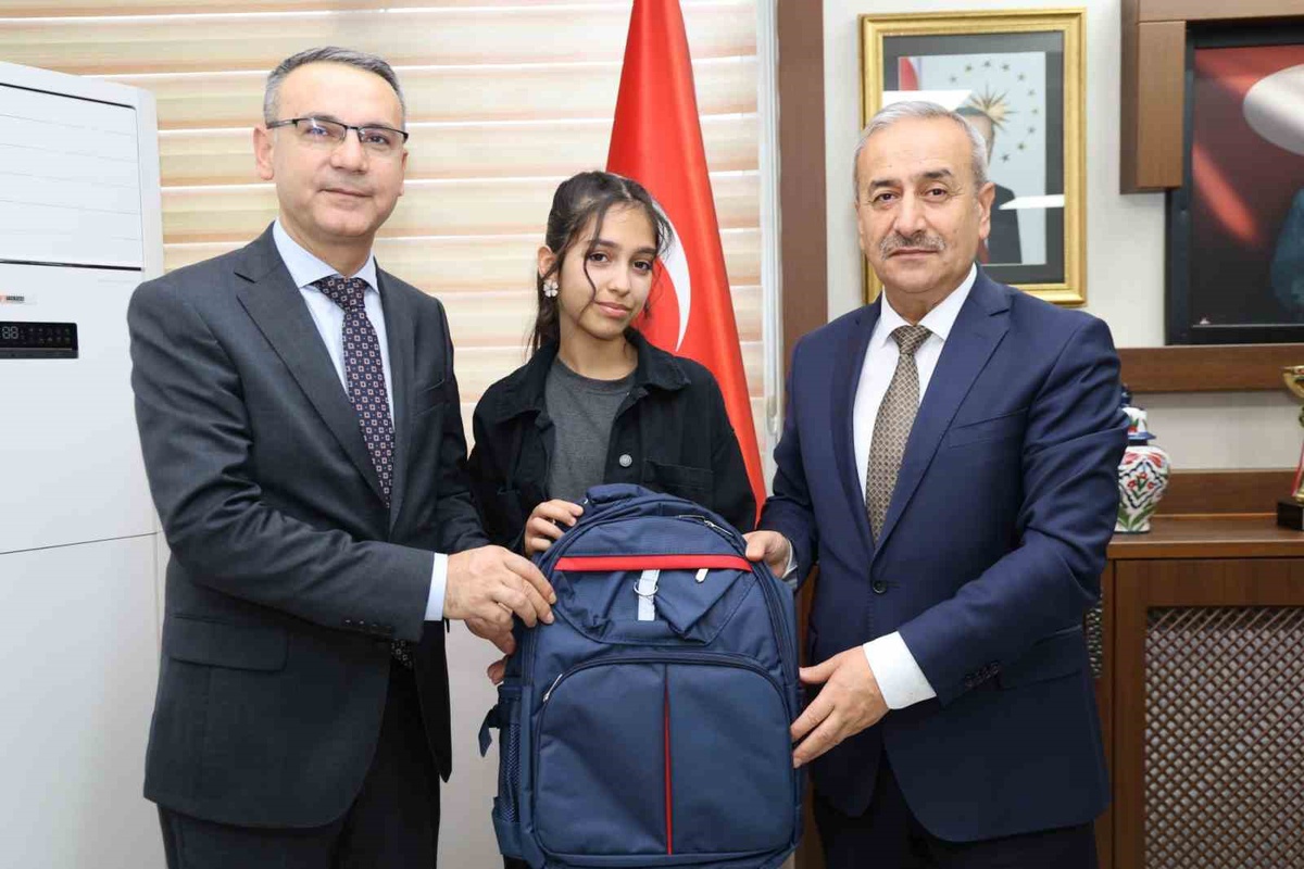 Safranbolu'da ortaokul öğrencisi resim yarışmasında Türkiye birincisi oldu