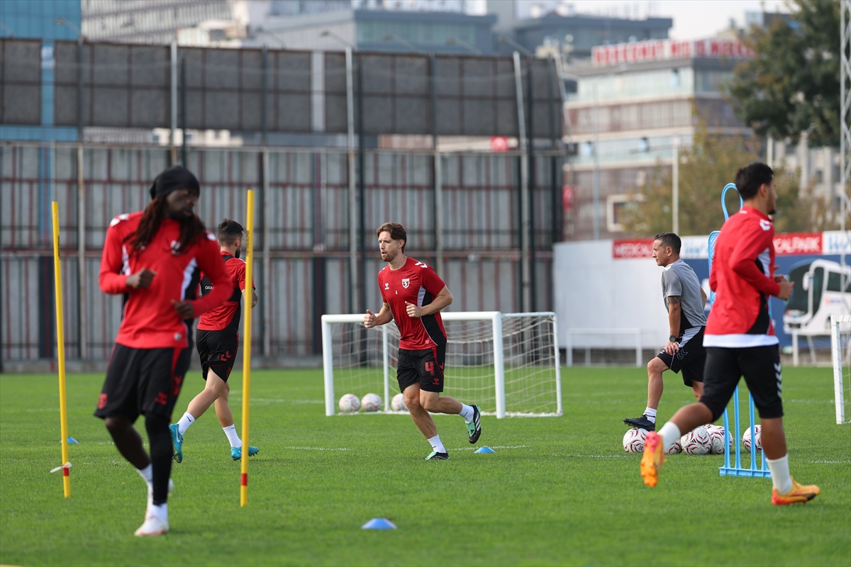 Samsunspor, deplasmanda oynayacağı İstanbul Başakşehir maçının hazırlıklarını sürdürdü