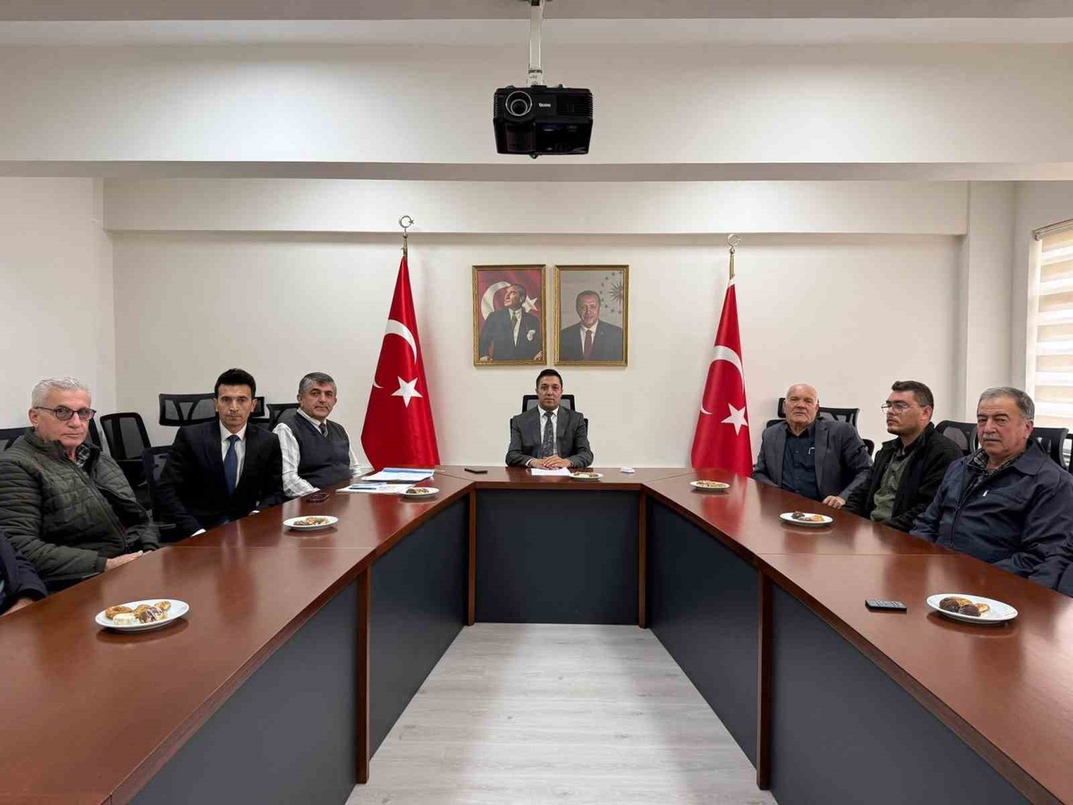 Şaphane'de Köylere Hizmet Götürme Birliği 2027 çalışma programı ve bütçeleri görüştü