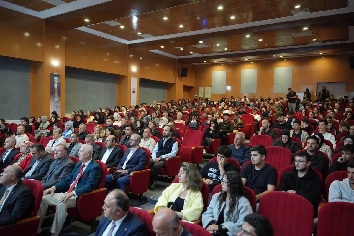 Sinop’ta Cumhuriyet’in 103. yılına özel panel
