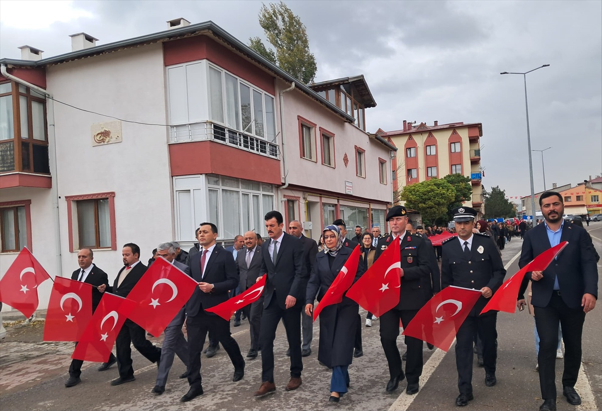 Sivas Ulaş'ta Cumhuriyet Yürüyüşü Hükümet Konağı önünde sona erdi
