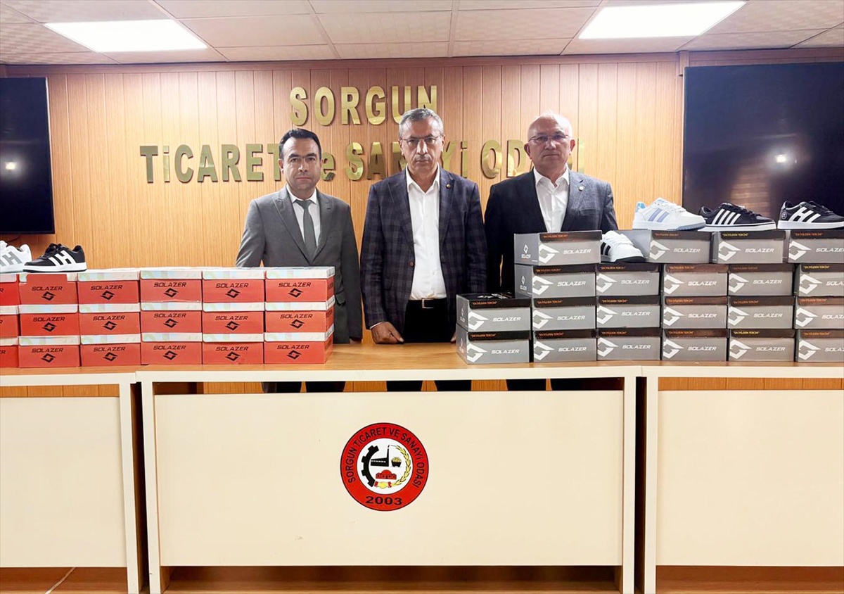 Sorgun TSO'dan öğrencilere 340 çift spor ayakkabı: Milli Eğitim'e teslim edildi