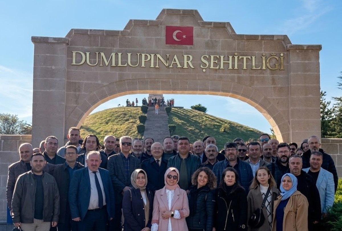 Tavşanlı’da okul müdürlerine Kütahya ve Dumlupınar eğitim gezisi