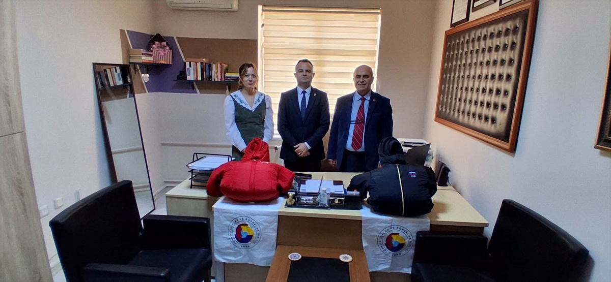TOBB desteğiyle Tekirdağ'da 500 ihtiyaç sahibi öğrenciye mont yardımı yapıldı
