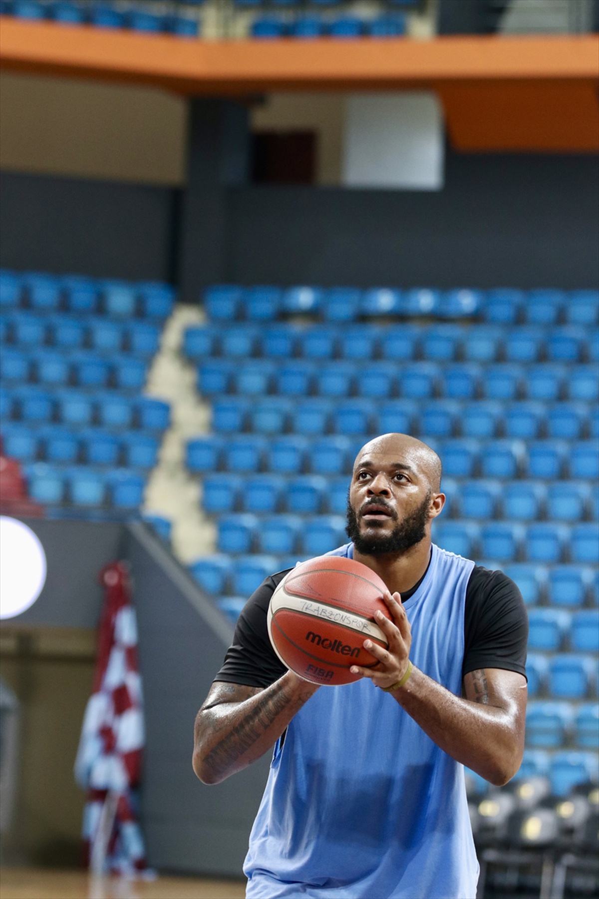 Trabzonspor Basketbol'un ABD'li oyuncusu Tillman, lig ve Avrupa'da kupa hedefliyor