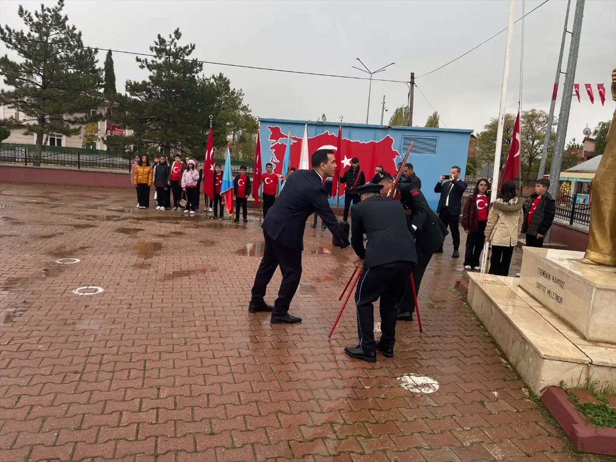 Ulaş'ta Cumhuriyet'in 103. yılı dolayısıyla çelenk sunma töreni yapıldı