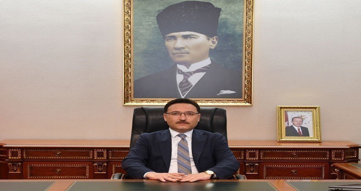 Vali Çiçek: 'Değerlerimizden aldığımız güçle ülkemizi daha aydınlık yarınlara taşımak için kararlılıkla çalışmaya devam edeceğiz'