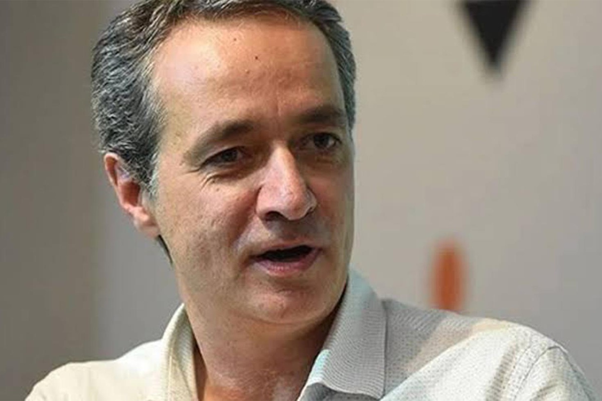 Can Yayınları Genel Yayın Yönetmeni ve yazar Cem Akaş 58 yaşında hayatını kaybetti