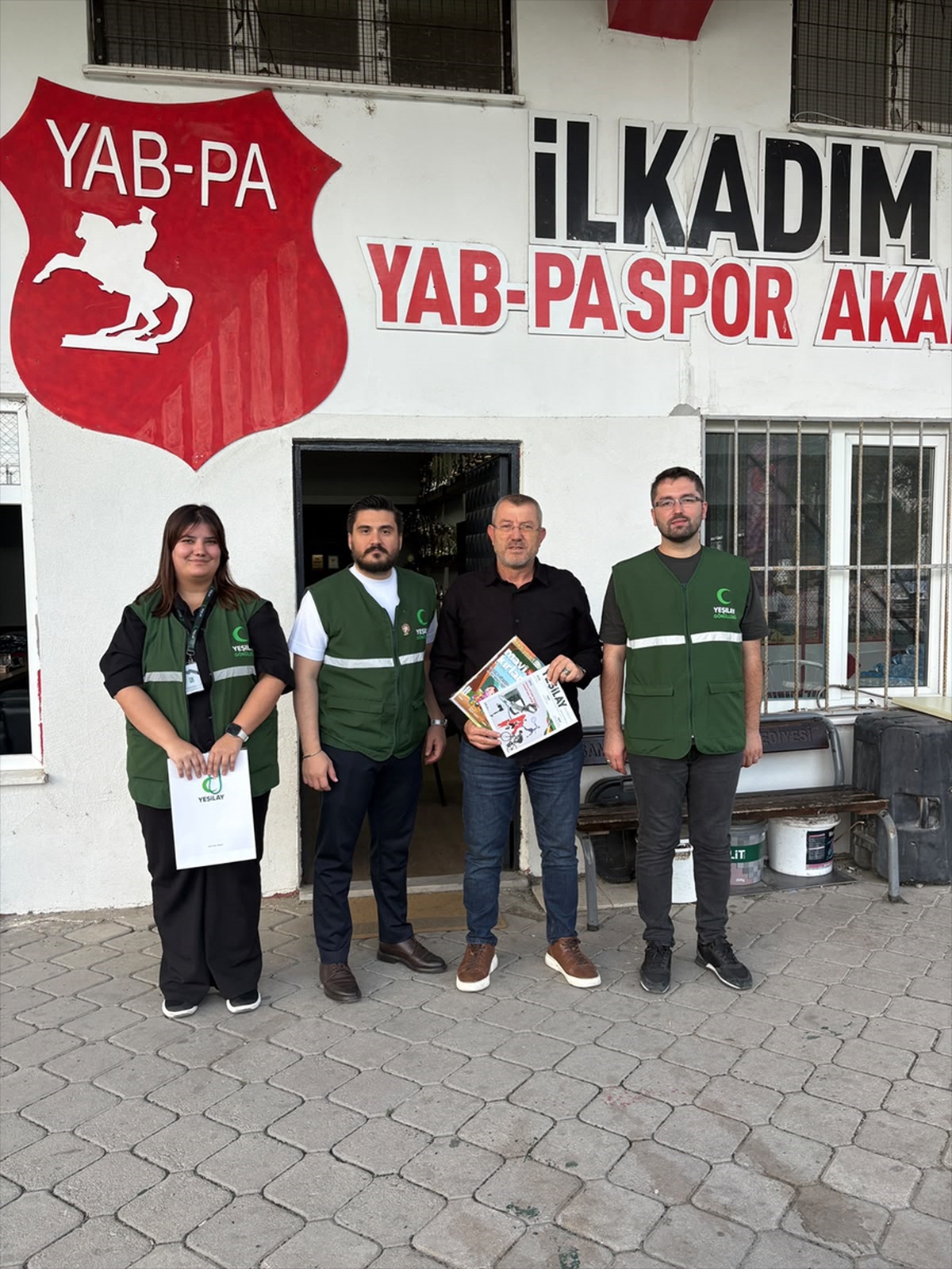 Yeşilay, Samsun'daki futbol akademilerini bağımlılık eğitimi için ziyaret etti