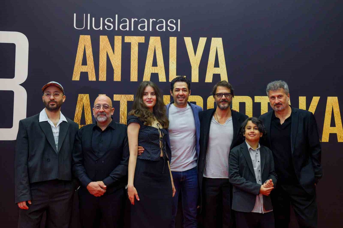 63. Altın Portakal Film Festivali'nde uzun metraj yarışmaları sürüyor