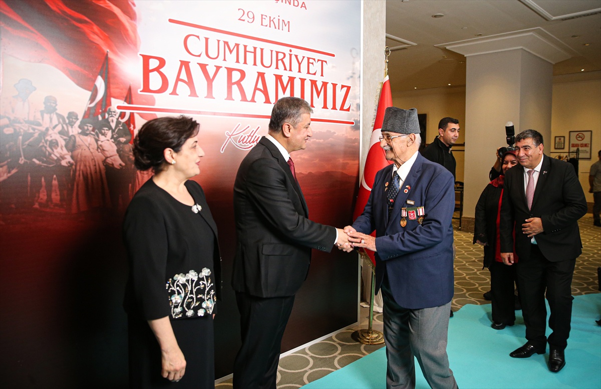 Adana'da 29 Ekim Cumhuriyet Bayramı dolayısıyla resepsiyon verildi