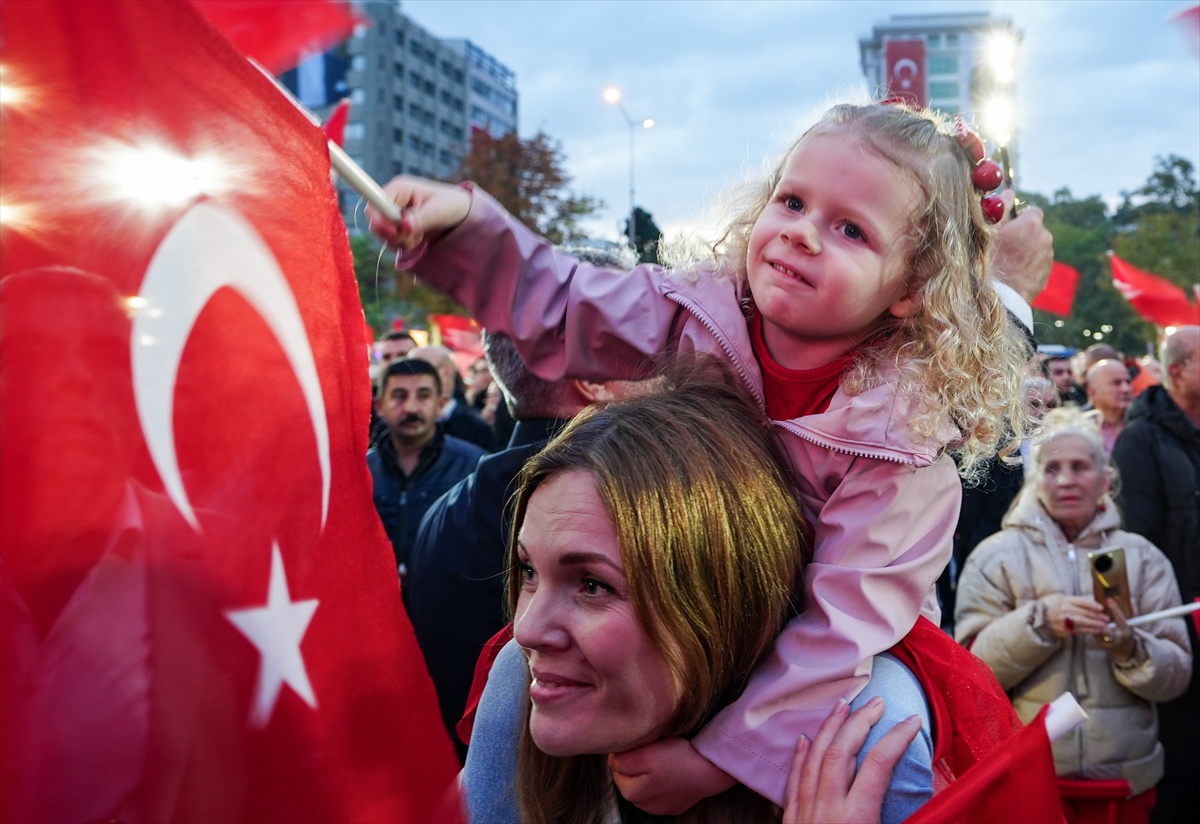 Ankara'da ABB'nin 29 Ekim fener alayı İkinci Meclis'e yürüdü
