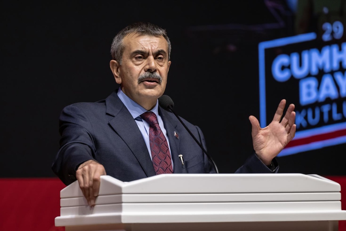 Bakan Tekin'in Cumhuriyet Bayramı mesajında yüreklere dokunan ifadeler