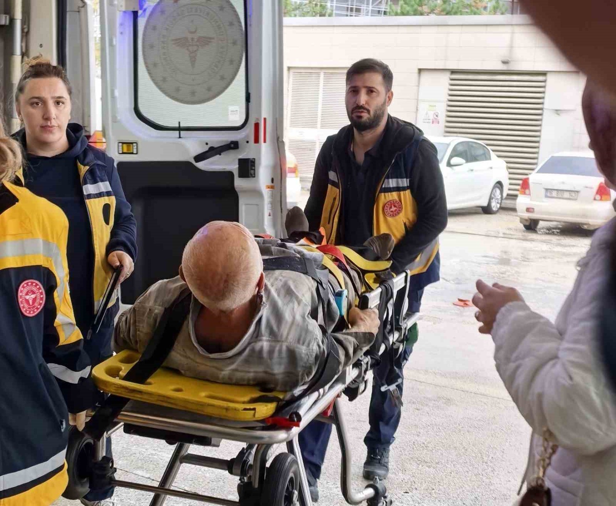 Bursa'nın İnegöl ilçesinde fabrikada düşen yük asansörü bakım ustasını yaraladı