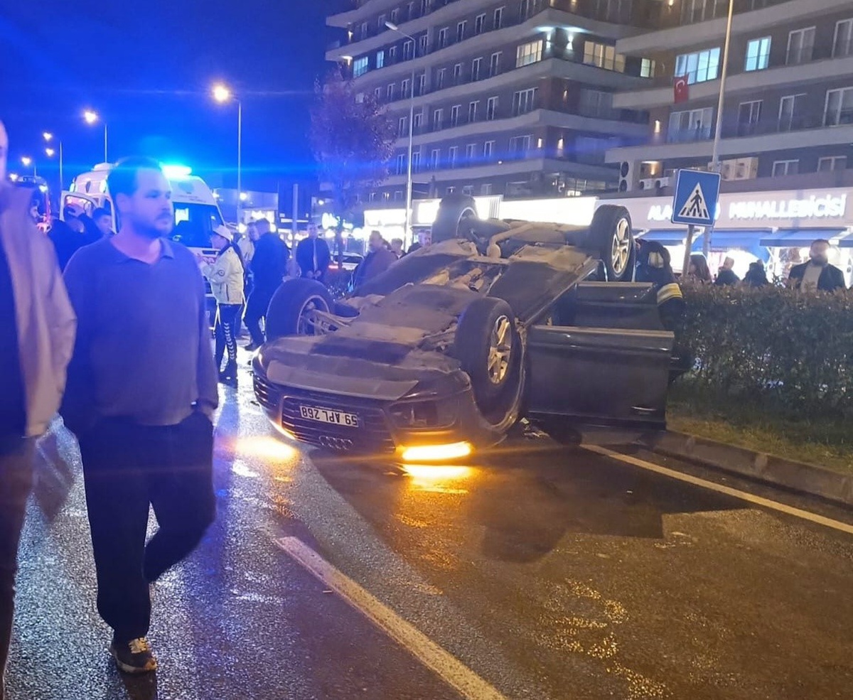 Çorlu'da takla atan otomobilde 2 kişi hafif yaralandı, 3 araç hasar gördü