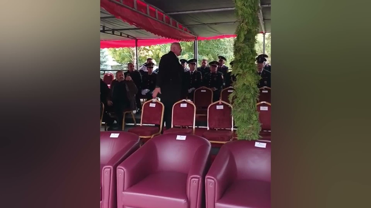 Eskişehir'de 29 Ekim töreninde şehit babasından protokole tepki: Hani baş tacıydık?