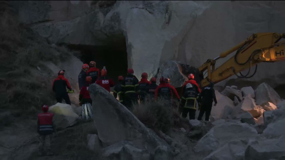 Göreme'de toprak kaymasında can kaybı 3'e yükseldi, yaralı sayısı 5 oldu