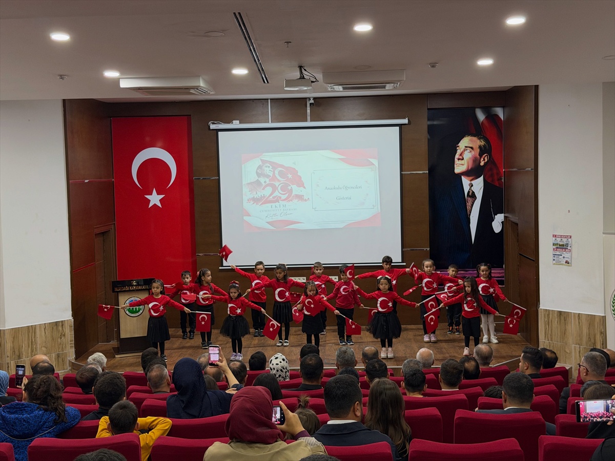İslahiye ve Nurdağı'nda Cumhuriyet'in 103. yıl dönümü kutlanıyor