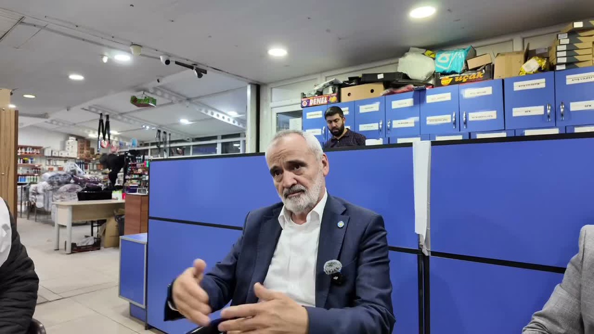 İYİ Partili Akalın, Kapıkule'de vize mağduriyetini anlatan tır şoförlerini dinledi