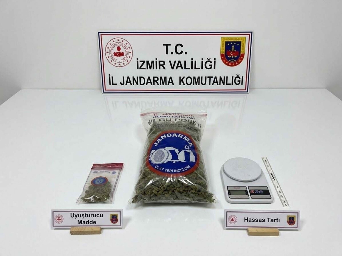 İzmir Torbalı'da fabrika konteynerinde 810 gram kubar esrar ele geçirildi