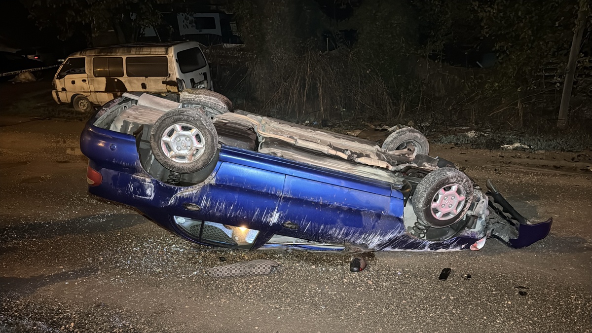 Karabük Safranbolu'da devrilen otomobilin yaralı sürücüsü hastaneye kaldırıldı