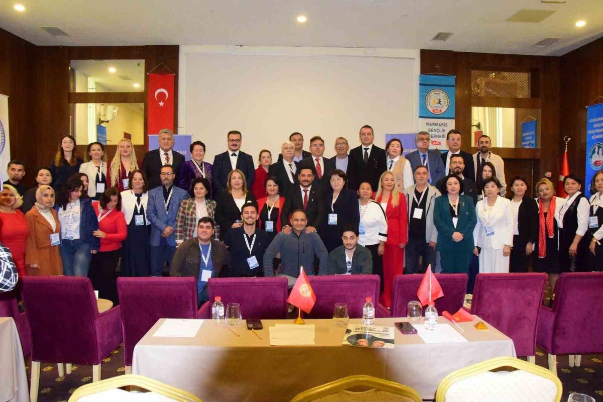Kaymakam Kaya Marmaris'teki gençlik kongresinde 2026 Gençlik Yılı'nı fırsat gördü