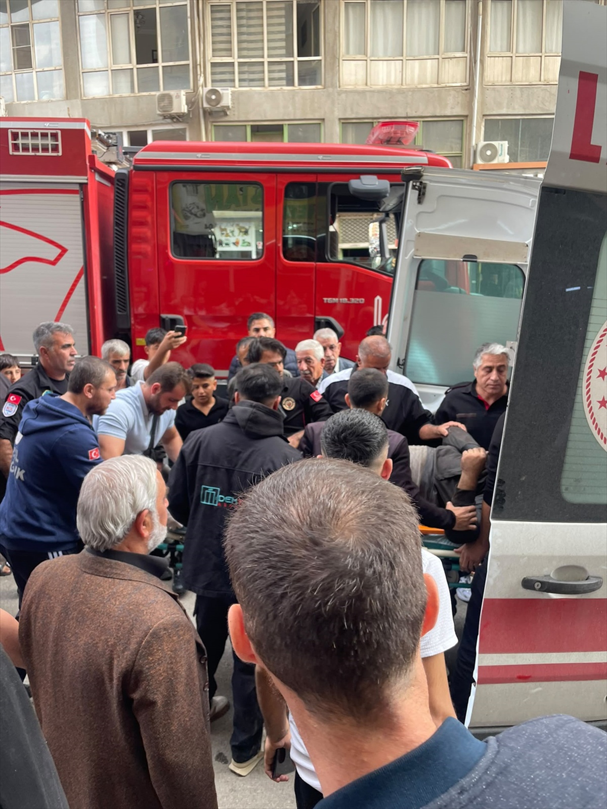 Mardin Kızıltepe'de asansör bakımı sırasında halat kopunca 2 işçi yaralandı