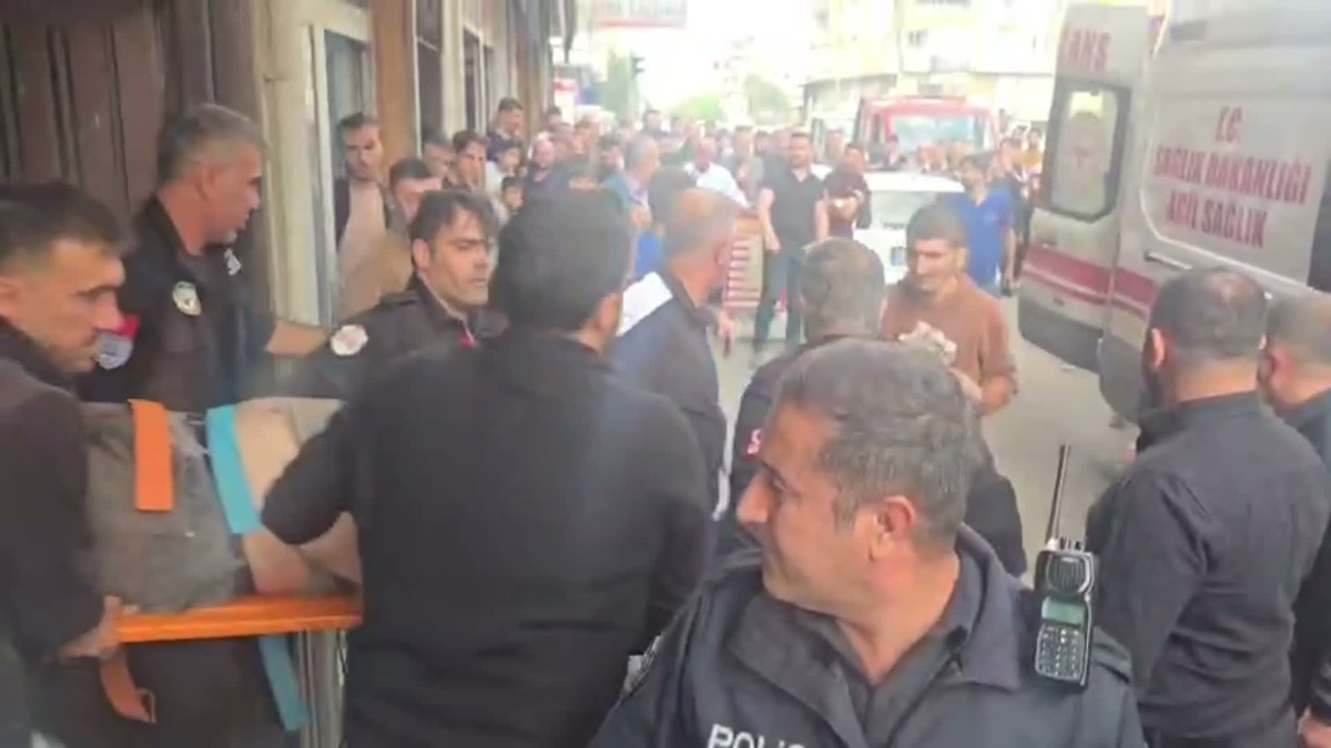 Mardin Kızıltepe'de iş hanındaki asansör çökünce 2 kişi yaralandı