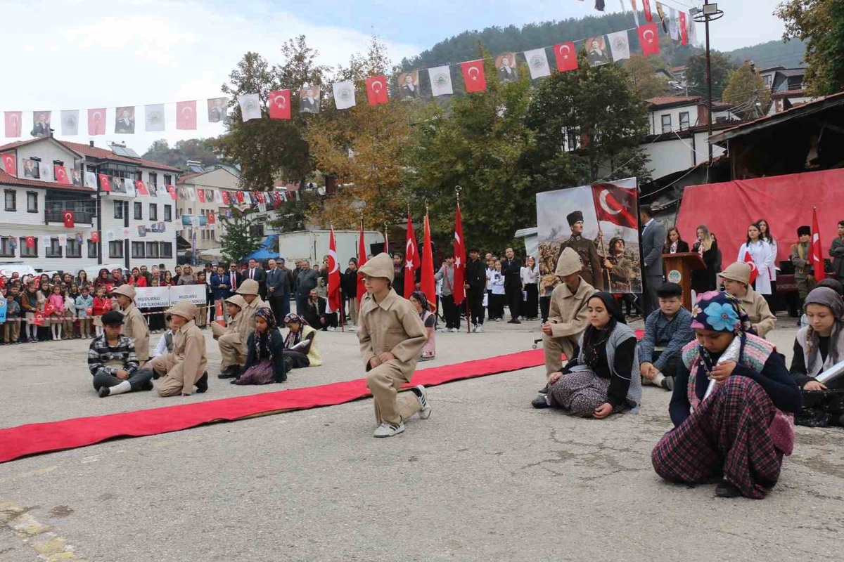 Mudurnu'da Cumhuriyet Bayramı'nın 103'üncü yıl dönümü coşkuyla kutlandı