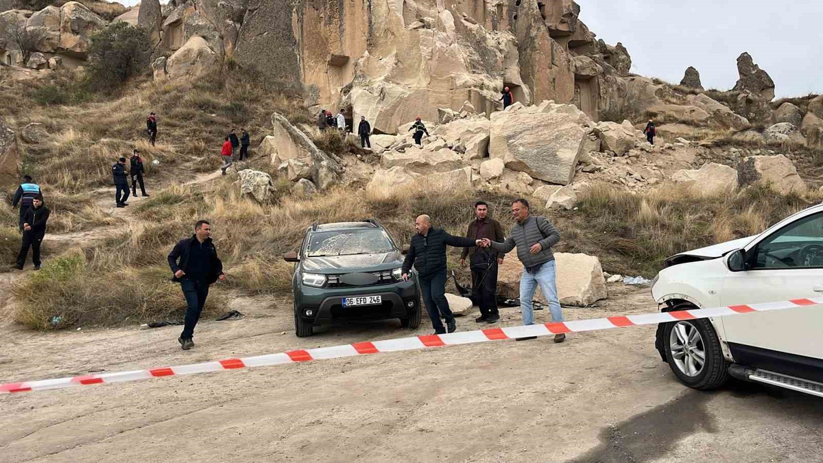 Nevşehir Göreme'de peribacası çöktü, yaralanan 3 kişi hastaneye sevk edildi