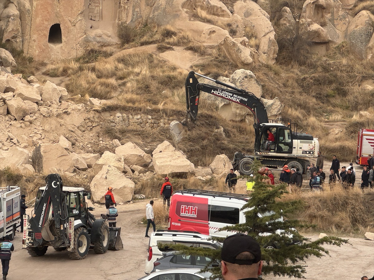 Nevşehir Göreme'de peribacasından kopan kayalar 2 kişiyi öldürdü, 1 kişi yaralandı