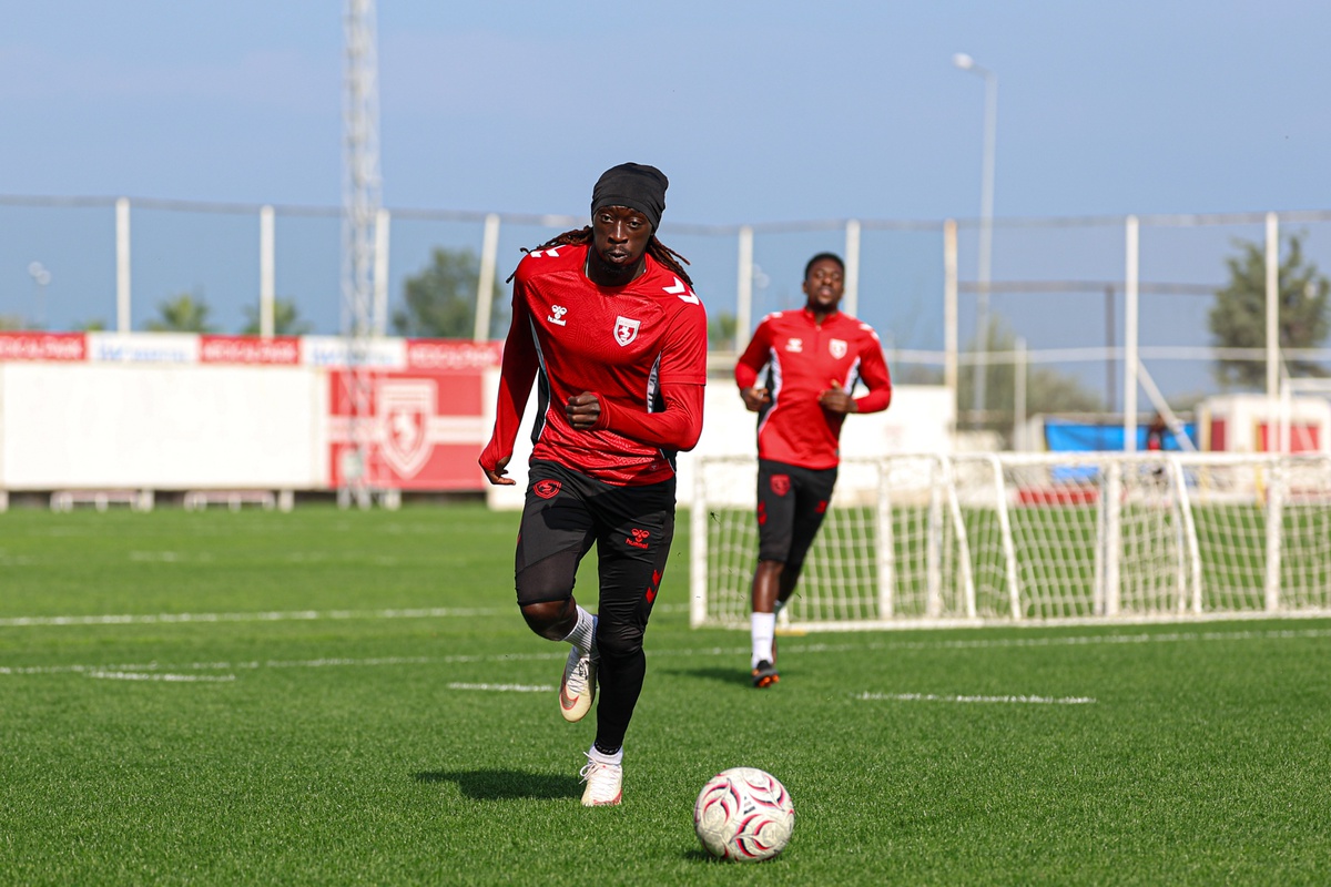 Samsunspor, Başakşehir deplasmanı hazırlığını antrenmanla sürdürdü