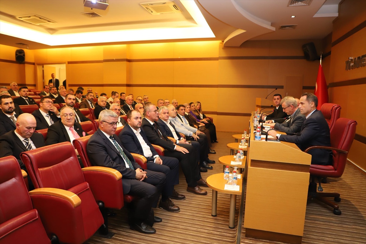 Tekirdağ'da AK Parti heyeti, Çerkezköy Belediye Başkanı Vahap Akay'ı ziyaret etti