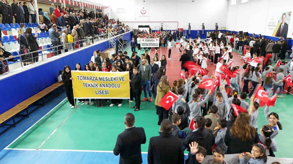 Tomarza'da Cumhuriyet Bayramı'nın 103. yıl dönümü coşkuyla kutlandı