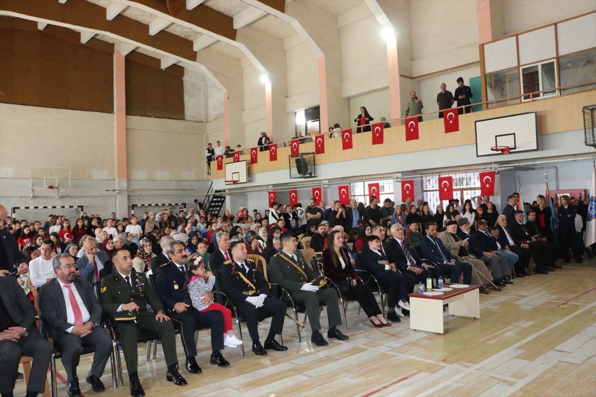 Trabzon'da Of ve Şalpazarı'nda 29 Ekim Cumhuriyet Bayramı programları düzenlendi