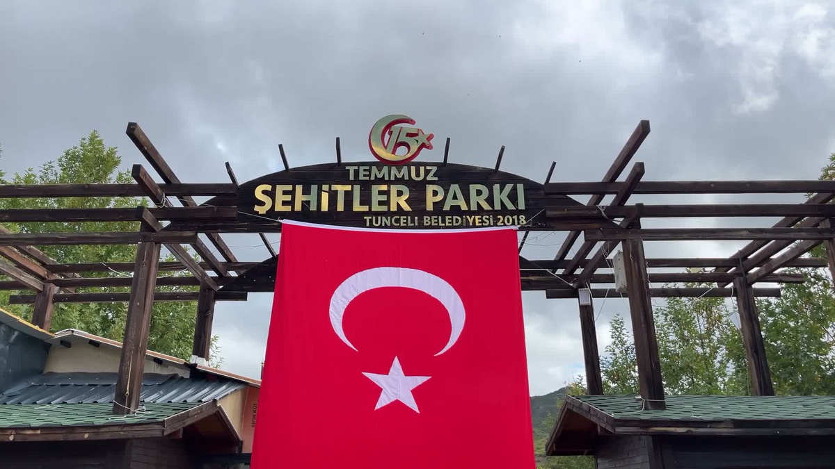 Tunceli’de sağanak, park içindeki işletmeleri su altında bıraktı