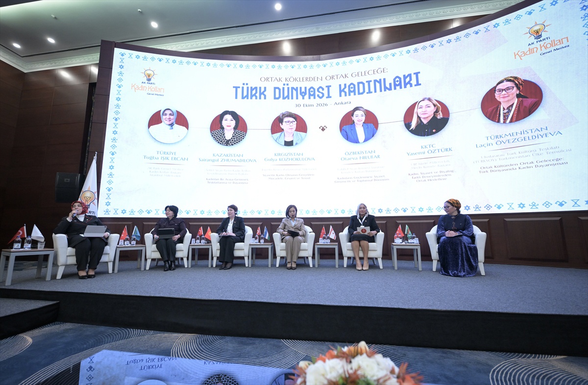 Ankara'da, 'Siyasette Kadın Olmak: Hikayelerimiz, Mücadelemiz ve Ortak Geleceğimiz' programı düzenlendi