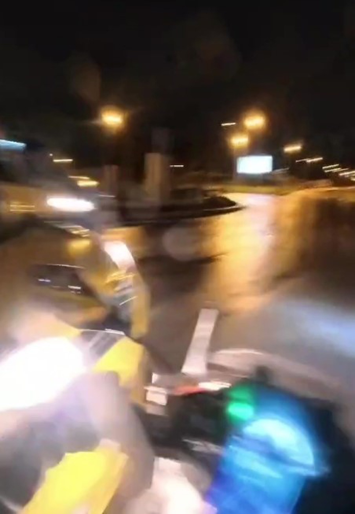 Antalya'da motosiklet ile hafif ticari aracın çarpıştığı kaza kask kamerasına yansıdı