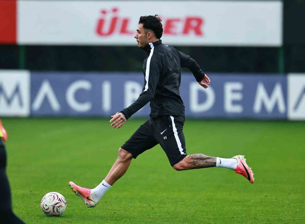 Beşiktaş, Kasımpaşa deplasmanı hazırlıklarına antrenmanla devam etti