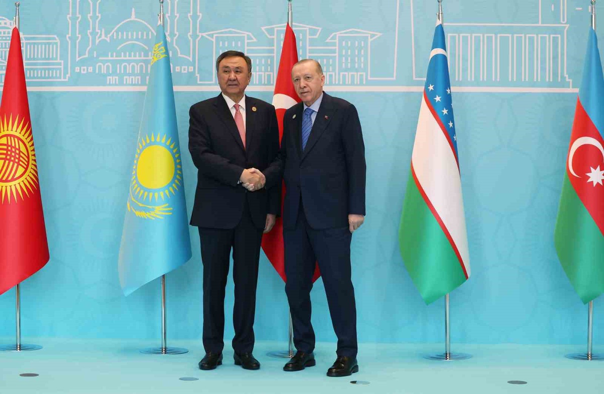 Cumhurbaşkanı Erdoğan, TDT Zirvesi’ne katılan liderleri karşıladı