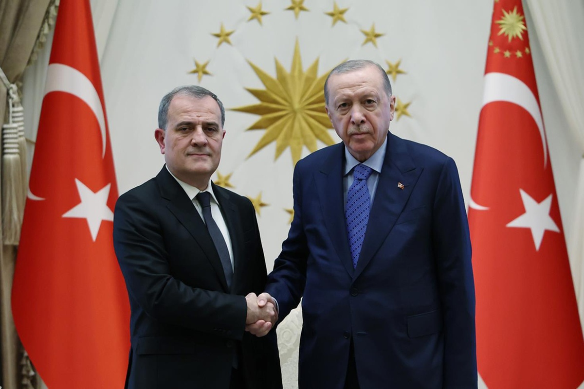 Cumhurbaşkanı Erdoğan'dan dikkat çeken temas: Aliyev'in yokluğunda Bayramov'u kabul etti