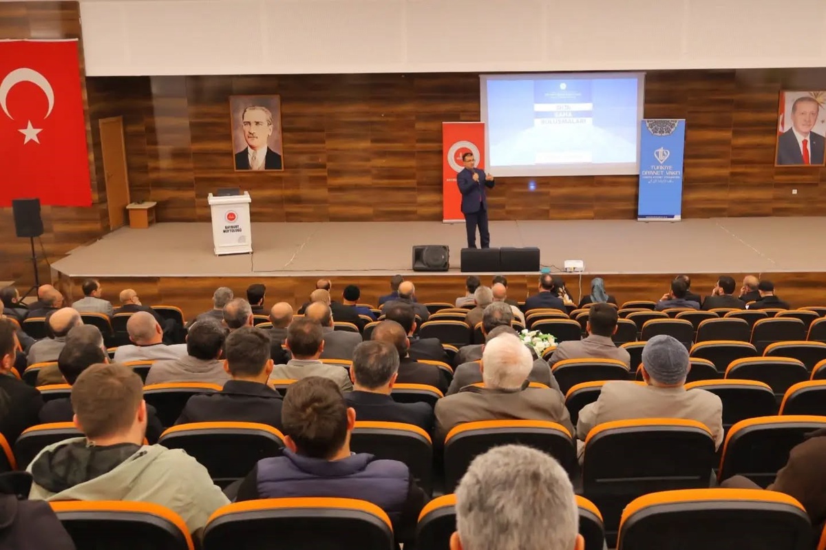 Diyanet heyeti Bayburt'ta din görevlileriyle istişare toplantısı yaptı