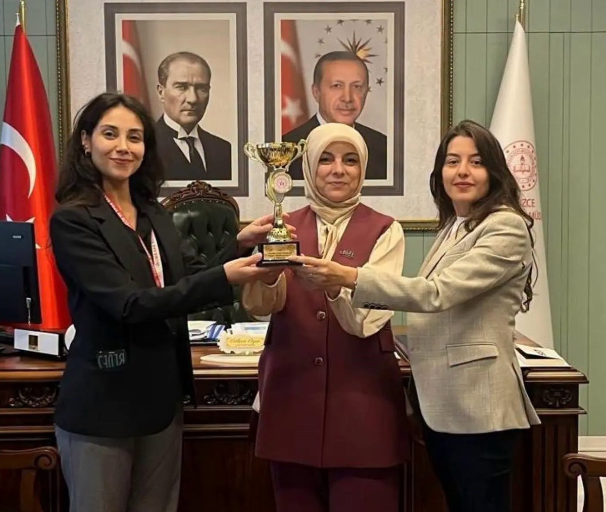 Düzce Valiliği kadın masa tenisçileri Kamu Spor Oyunları'nda il şampiyonu oldu