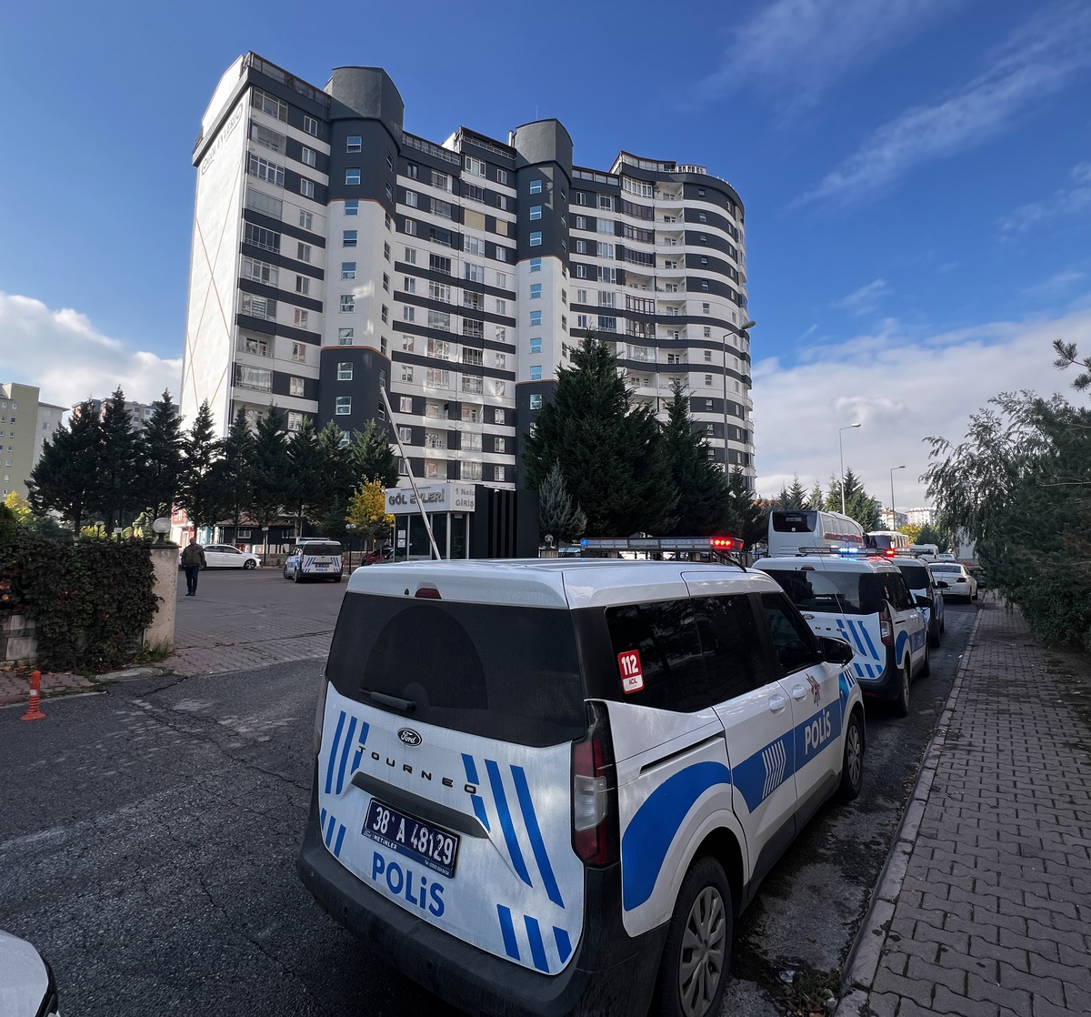 Kayseri Melikgazi'de dini nikahla yaşayan çift bıçaklı kavgada birbirini yaraladı