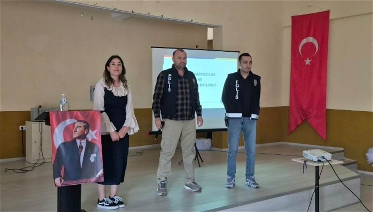 Nallıhan'da öğrencilere "siber farkındalık" semineri verildi