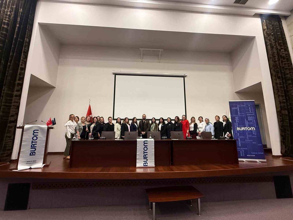 Op. Dr. Fakıoğlu, UİB personeline dünyada yılda 2,3 milyon vaka olduğunu anlattı