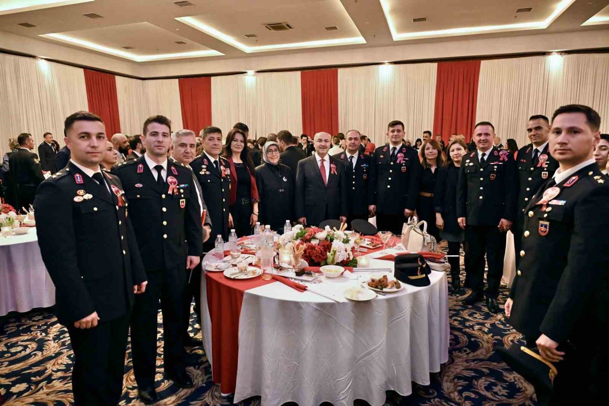 Vali Köşger; 'İstikbalde daha iddialı bir Türkiye hedefiyle yürüyeceğiz'