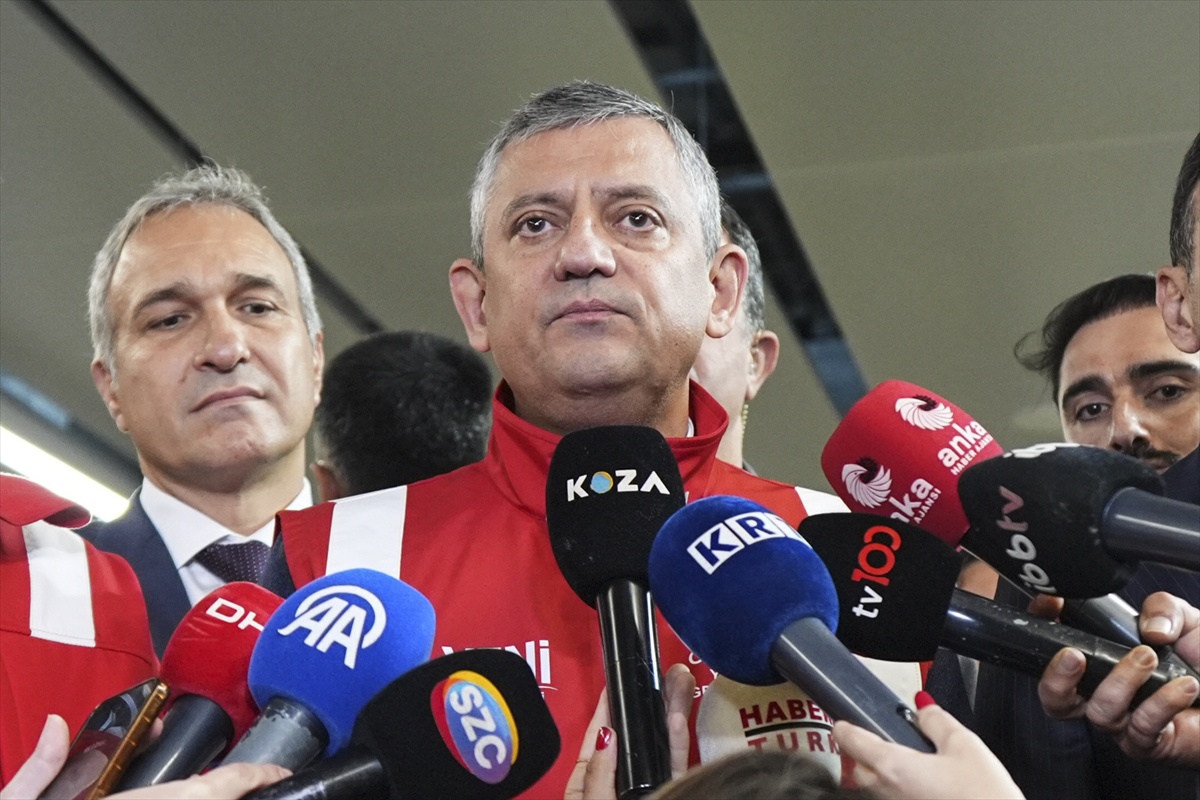 Yeni Parti Genel Başkanı Özgür Özel, 19 Aralık'ta açılacak hatta test sürüşü yaptı