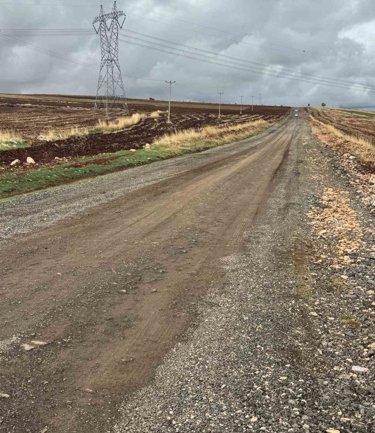 Adıyaman Bebek köyünde ulaşımı zorlaştıran bozuk yol için onarım çağrısı