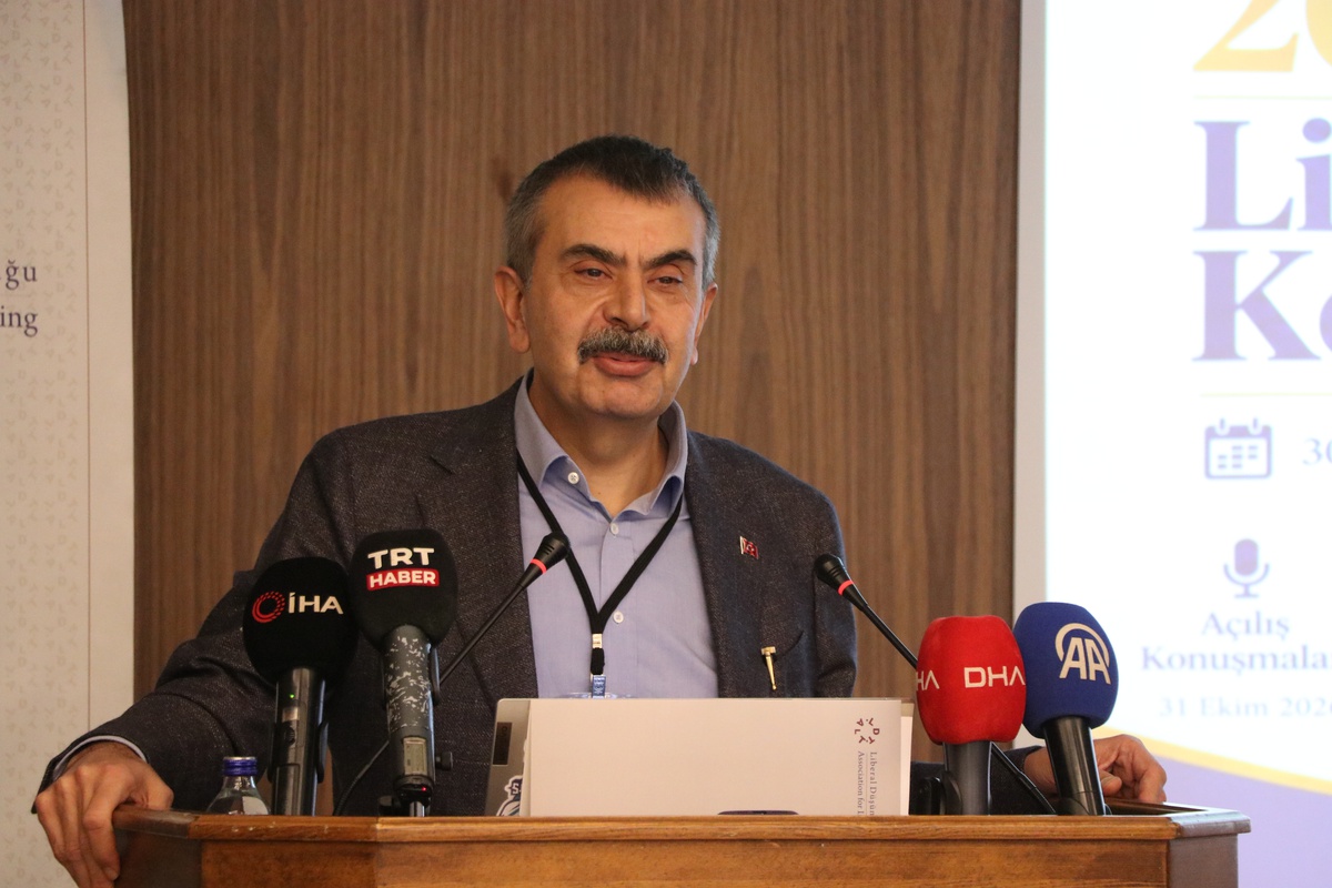 Bakan Tekin, barış ve insan haklarının eğitimin odağına alınması gerektiğini söyledi